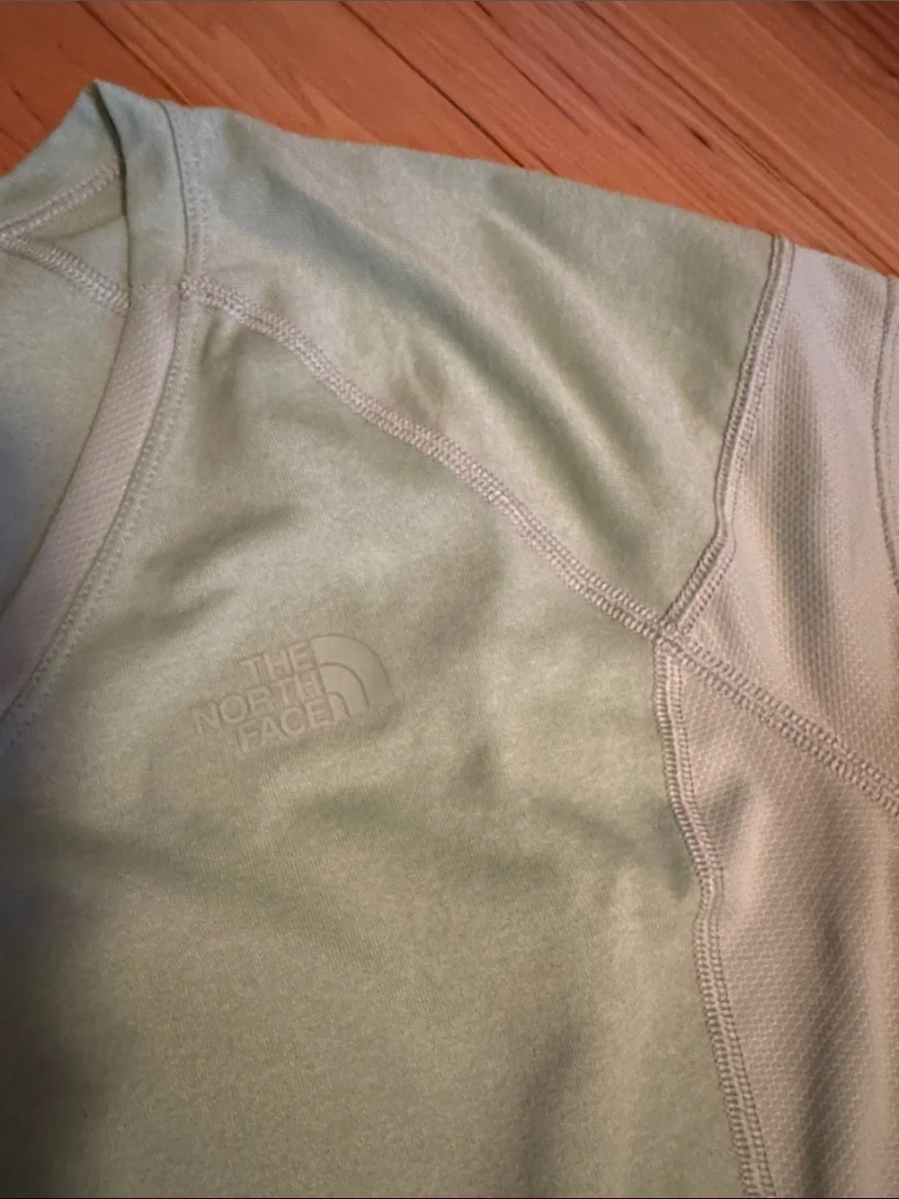 The North Face Pale Mint V-Neck Performance Tee - Picture 2 of 3
